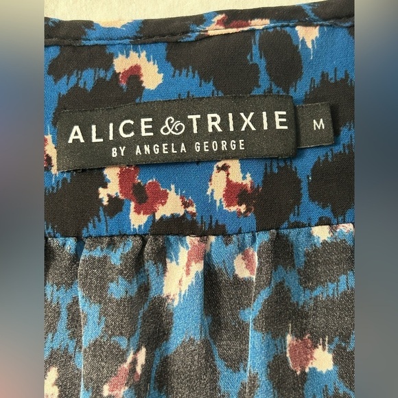 Alice & Trixie 100% Silk Top Blue Black Animal Print Women’s M Prairie Tie Neck - Picture 2 of 10